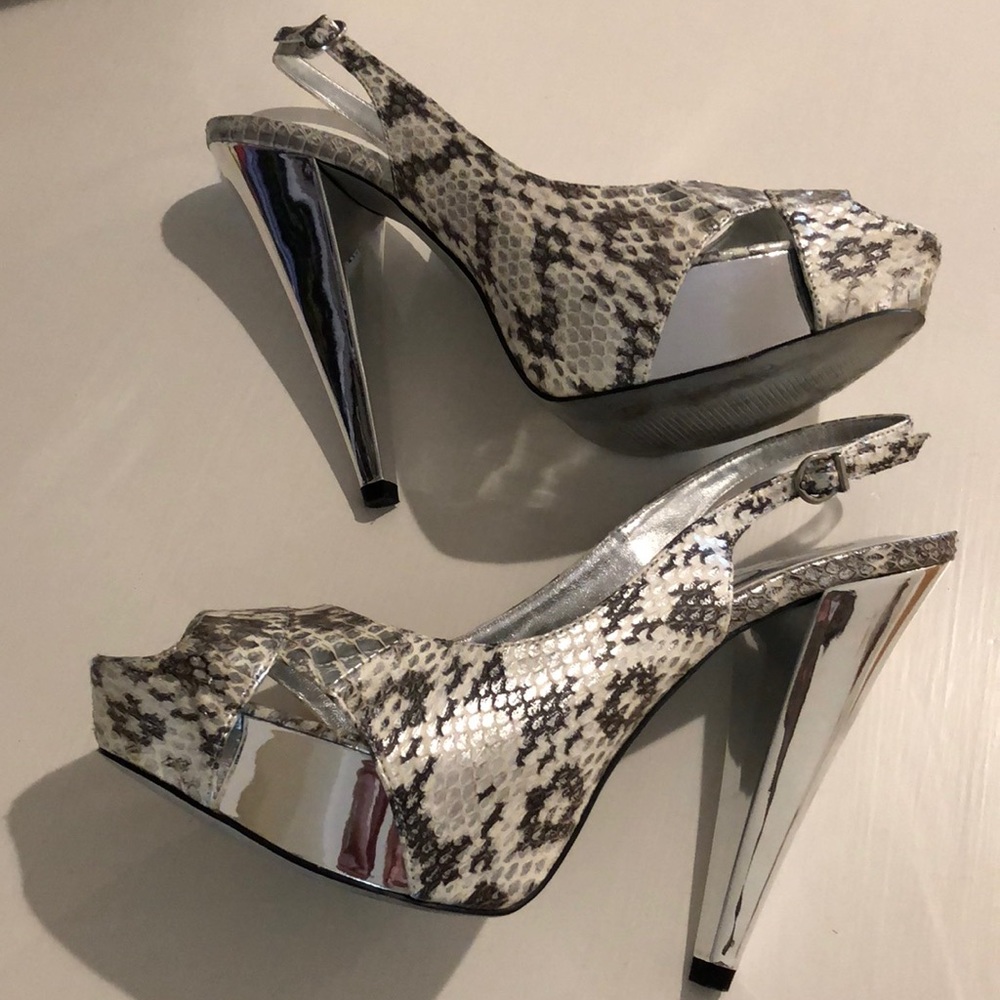 Jessica Simpson 8.5 platform snakeskin heels